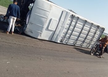 مصرع وإصابة 15 شخصًا في حادث انقلاب أتوبيس عمال مصنع بطريق المطرية بورسعيد