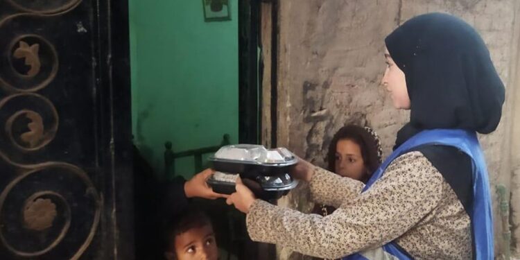 حياة كريمة.. مبادرة سبيل وقوافل السعادة توزع وجبات الخير في صعيد مصر