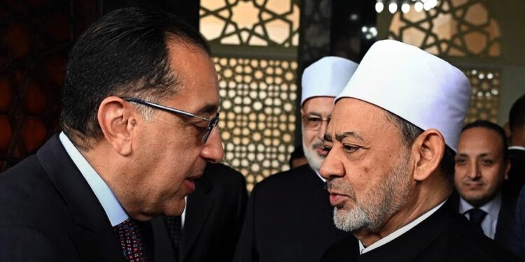شيخ الأزهر يستقبل رئيس الوزراء لمتابعة الموقف التنفيذي لمشروع مدينة البعوث الإسلامية بالقاهرة الجديدة