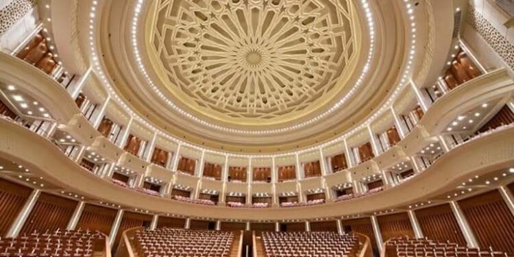 مقر البرلمان الجديد في العاصمة الإدارية الجديدة يتأهب لمراسم حلف اليمين الدستورية للرئيس السيسي لولاية ثالثة