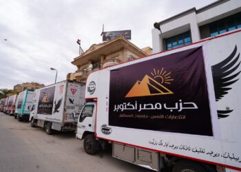 مصر أكتوبر يطلق قافلة للسلع الغذائية بأسعار مخفضة تصل لـ 50% في عيد الفطر