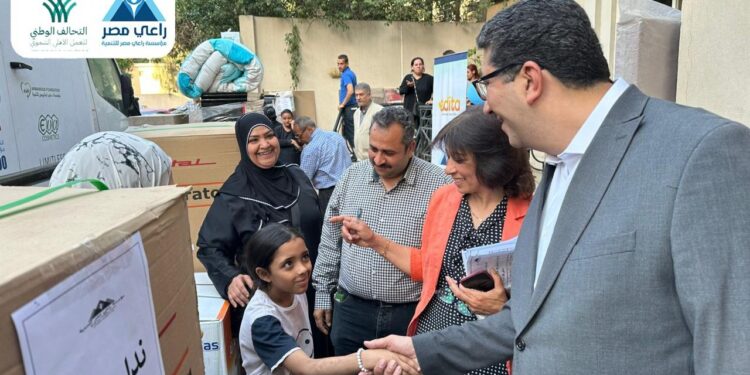 راعي مصر عضو التحالف الوطني توزع أجهزة عرائس وأثاث منزلي على 55 أسرة 