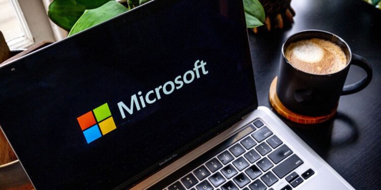 مايكروسوفت تستثمر 1.5 مليار دولار في “G42” لنشر الذكاء الاصطناعي