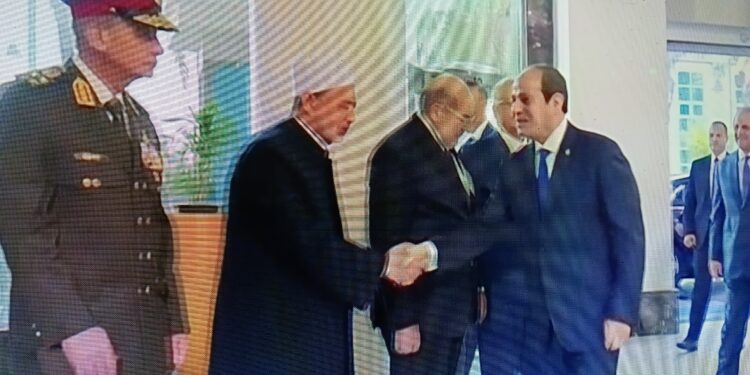 الرئيس السيسي يصل مقر حفل إفطار الأسرة المصرية وسط مشاركة كافة طوائف المجتمع