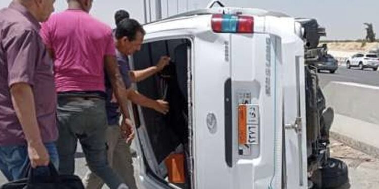وفاة وإصابة 21 شخصا في حادث انقلاب سيارة في أطفيح