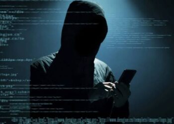 خبير اتصالات يحذر من لينكات المعايدة والعروض.. كيف تحمي هاتفك من الاختراق؟