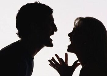 مبيحبوش خلفة البنات.. عبد العظيم يروي مأساته مع أسرة طليقته: عايزين ولاد وحرموني من بنتي