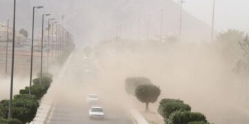 الطقس في الخليج.. توقعات بعواصف ورياح مثيرة للأتربة وتزايد فرص سقوط الأمطار الشديدة