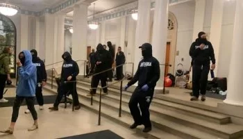 طلاب كولومبيا الداعمين لفلسطين يقتحمون مبنى داخل الجامعة