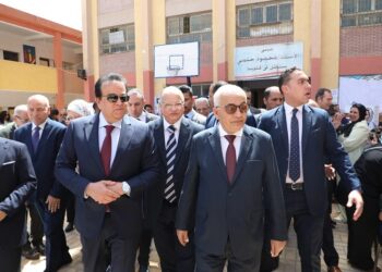 وزير التعليم يشهد فعاليات مبادرة “الشراكة من أجل مدن صحية” بمدرسة عمر بن الخطاب الرسمية لغات