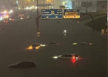 أمطار الإمارات تحول الشوارع إلى بحيرات بعد موجة الطقس السيئ