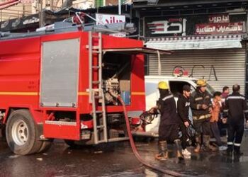 10 سيارات إطفاء تحاول السيطرة.. تفاصيل حريق المنيرة الغربية