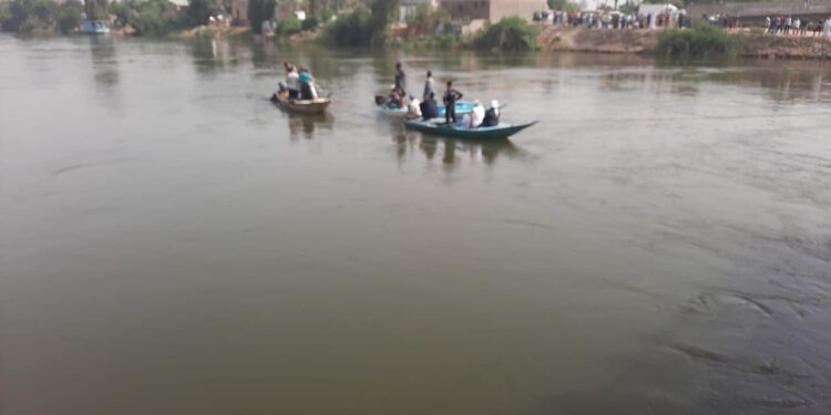 القصة الكاملة لسقوط ميكروباص محمل بـ 20 فتاة في الرياح البحيري في منشأة القناطر