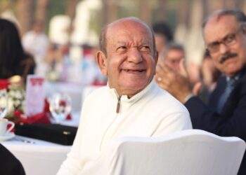 أول تعليق من لطفي لبيب حول اعتزاله: كلكم نظر.. مين هيشغل ممثل نصه طاير