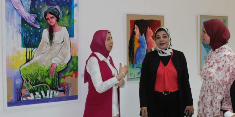 بحضور جماهيري واسع.. الفنانة التشكيلية سماح الشامي تفتتح معرضها “مشهد من الداخل”
