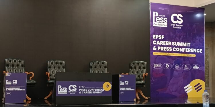 بعد قليل.. انطلاق فعاليات النسخة الثالثة من مؤتمر الاتحاد المصري لطلاب الصيدلة في مصر (EPSF)