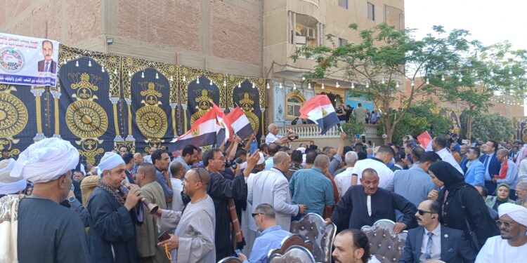 بالطبل والمزمار البلدي.. استقبال حافل لمشايخ وكبار العائلات في المؤتمر الأول لـ اتحاد القبائل العربية