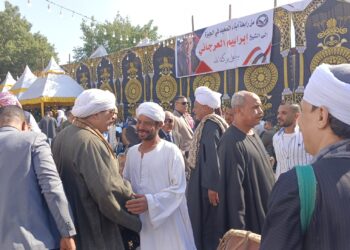 بحضور النواب ورموز الدولة.. توافد الآلاف على المؤتمر الأول بـ اتحاد القبائل العربية 