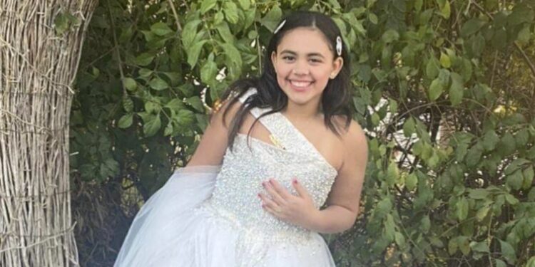 مبروك النجاح.. موقع الصورة الحقيقية يهنئ الطالبة ألما أنور لحصولها على الشهادة الإبتدائية بتفوق