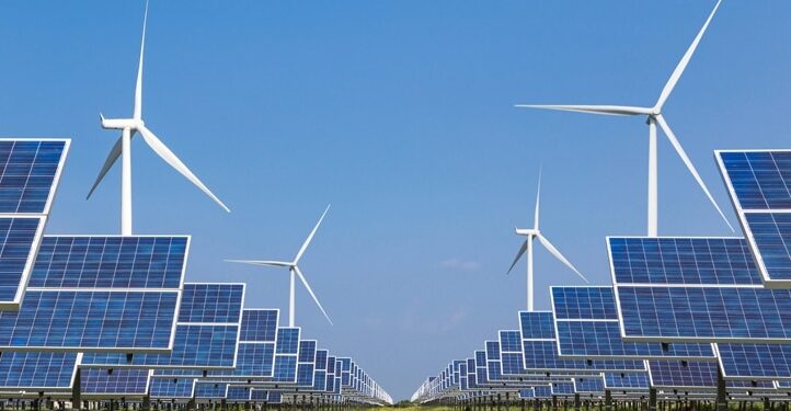 محمد صلاح: مصر تمتلك تجربة رائدة في مشروعات الطاقة النظيفة