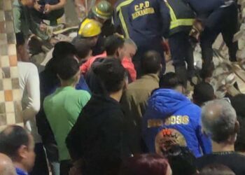 التفاصيل الكاملة لـ انهيار عقار كرموز في الإسكندرية.. صور