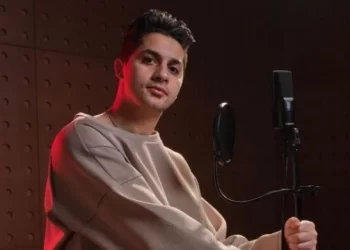 الحمد لله سترت.. تعرض مطرب المهرجانات “عنبة” لحادث سير