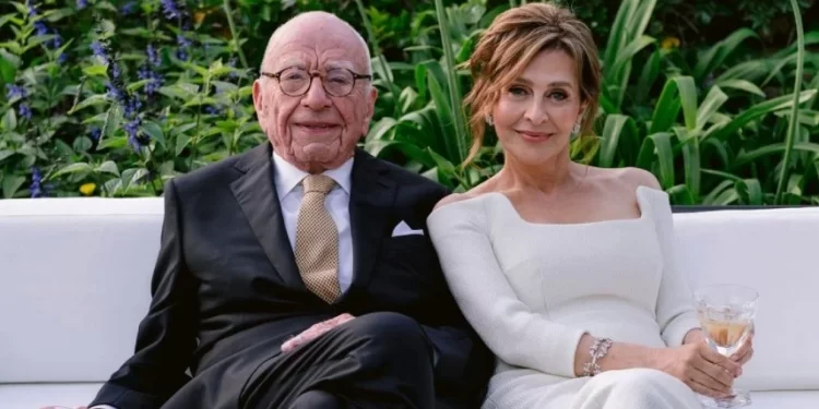 تزوج في سن الـ 93.. الملياردير روبرت مردوخ يحتفل بزفافه الخامس في مزرعته (صور)