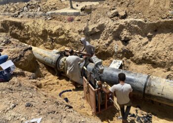 أهالي التجمع الثالث يستغيثون بعد انقطاع المياه 8 أيام على التوالي.. عايزين نغير المسئولين!