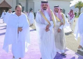 الرئيس السيسي يغادر المدينة المنورة إلى مكة المكرمة بعد زيارة المسجد النبوي لأداء مناسك الحج