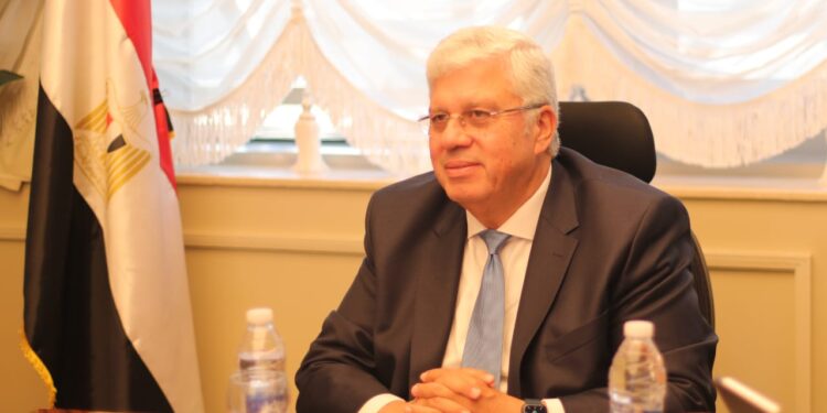 وزير التعليم العالي يوجه برفع درجة الاستعداد بالمستشفيات الجامعية خلال عيد الأضحى المُبارك