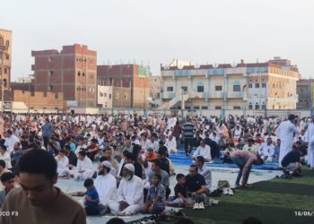 أهالي بسيون يؤدون صلاة عيد الأضحى المبارك 2024 بمركز الشباب.. صور