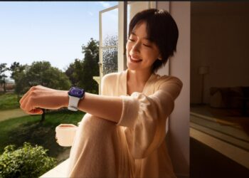 مراجعة ساعة HUAWEI WATCH FIT 3: مطوّرة قلبًا وقالبًا