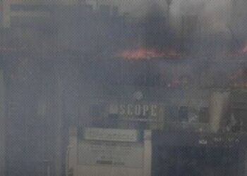 أنباء عن وجود إصابات.. اندلاع حريق في مول بالم هيلز في أكتوبر