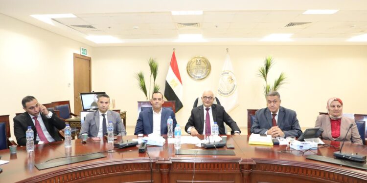 امتحانات الثانوية العامة.. وزير التعليم يتابع سير اللجان ويشدد على عدد من الإجراءات