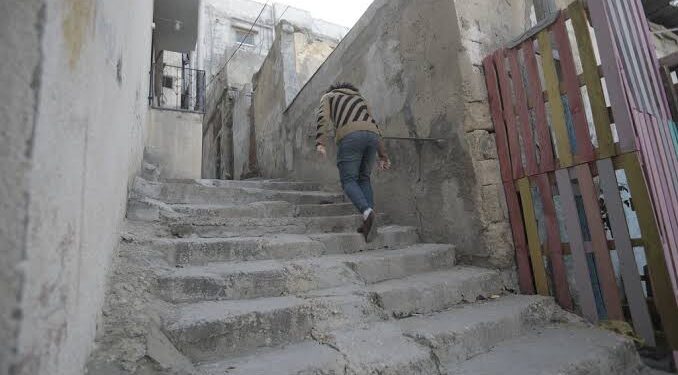 استمرارا لجرائم الاحتلال.. استهداف منزل بجوار عياد الدرج واستشهاد 3 بالحي في غزة