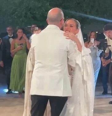 بحضور نجوم الفن.. جميلة عوض تحتفل بزفافها على المونتير أحمد حافظ في القلعة