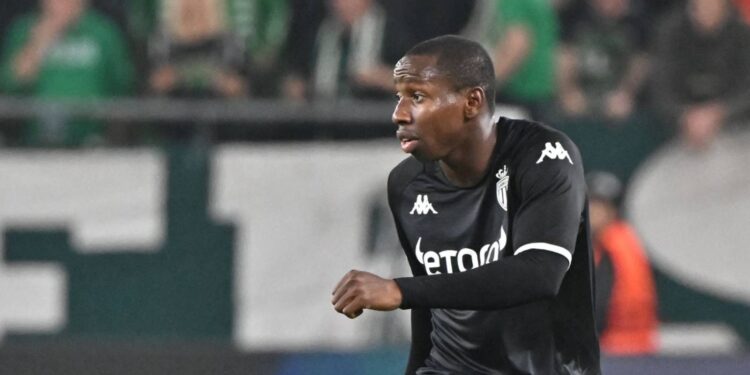 رابطة دوري الدرجة الأولى الفرنسي توقف محمد كامارا لاعب موناكو 4 مباريات.. تفاصيل