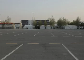 بدء تجهيز مخيمات حجاج بيت الله الحرام في عرفات استعدادًا لبدء الحج “صور”