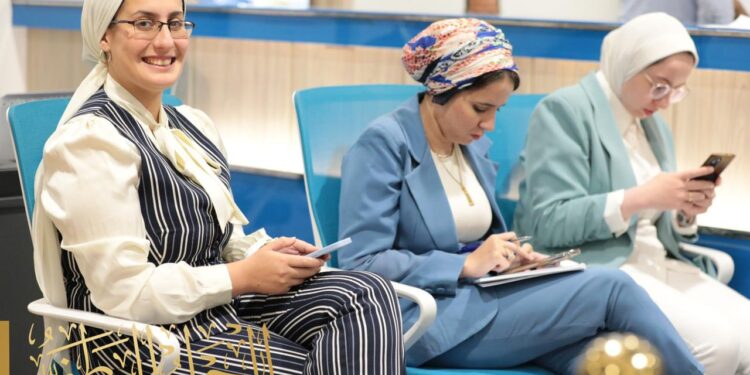 مُفعَمٌون بالعزيمة.. إشادة واسعة بجهود شباب الأمانة الفنية لـ الحوار الوطني