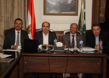 الوفد يفصل سفير نور وعبد الوهاب محفوظ المتورطين في فيديو صفقة بيع الآثار 