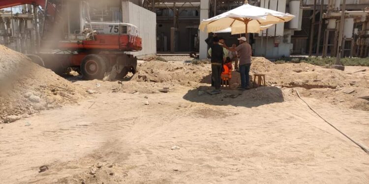 كهرباء الجيزة خارج نطاق الخدمة.. انقطاع التيار الكهربائي لفترة طويلة بسبب تعطل المحولات أثناء عمليات الإصلاح