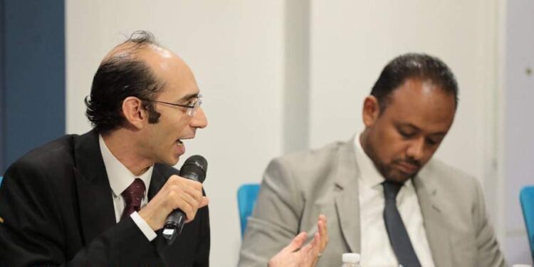 الحوار الوطني.. محمد عبد العزيز يطالب بإيجاد بدائل لـ الحبس الاحتياطي