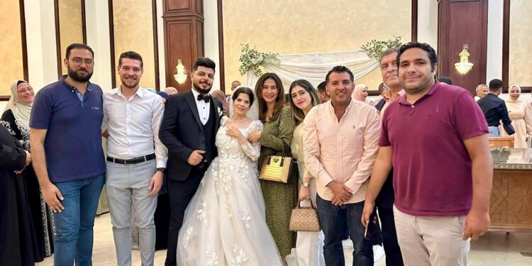 الإعلامية قصواء الخلالي تشارك هبة أمين فرحة عقد قرانها على الكاتب الصحفي ضياء مصطفى بمسجد المشير طنطاوي