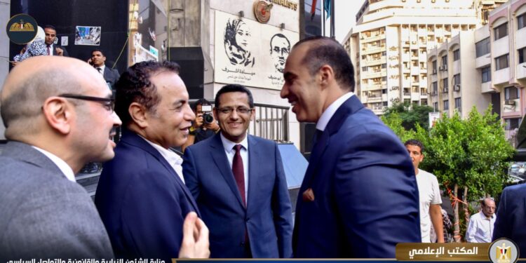 وزير الشئون النيابية والقانونية والتواصل السياسي: الصحافة لها دور مهم وتنويري وتوعوي لتشكيل وعي المواطنين