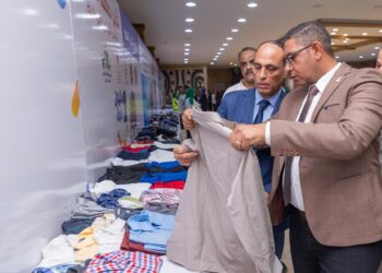 صندوق تحيا مصر يوفر 30 ألف قطعة ملابس للأسر الأولى بالرعاية في محافظة الفيوم