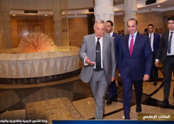 وزير الشئون النيابية والقانونية والتواصل السياسي يلتقي رئيس المحكمة الدستورية العليا