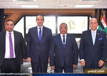 وزير الشئون النيابية والقانونية والتواصل السياسي يلتقي رئيس هيئة قضايا الدولة