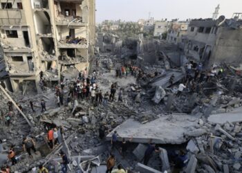 شهداء في قصف للاحتلال الإسرائيلي على بيت لاهيا وحى التفاح في غزة