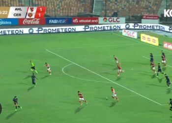 أحمد قندوسي يسجل هدف التعادل لـ سيراميكا كيلوباترا في شباك الأهلي