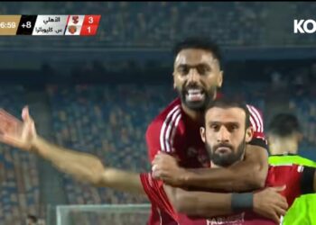 في الدقيقة الـ 97.. عمر كمال يحرز الهدف الرابع لصالح الأهلي في شباك سيراميكا